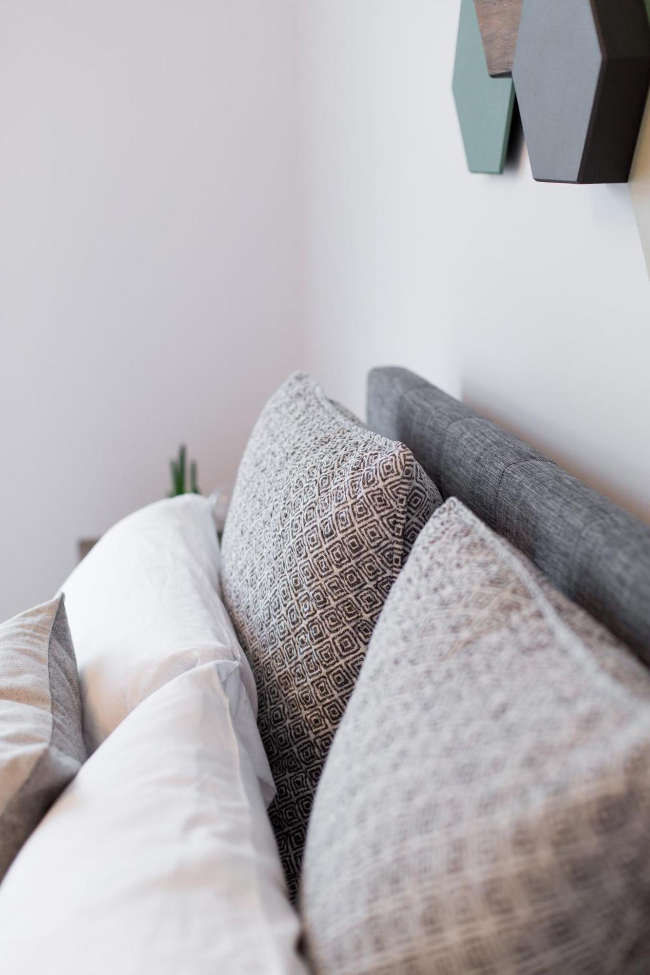 Hip, Stylish Apartment In Little Italy By Den Stays A モントリオール 部屋 写真
