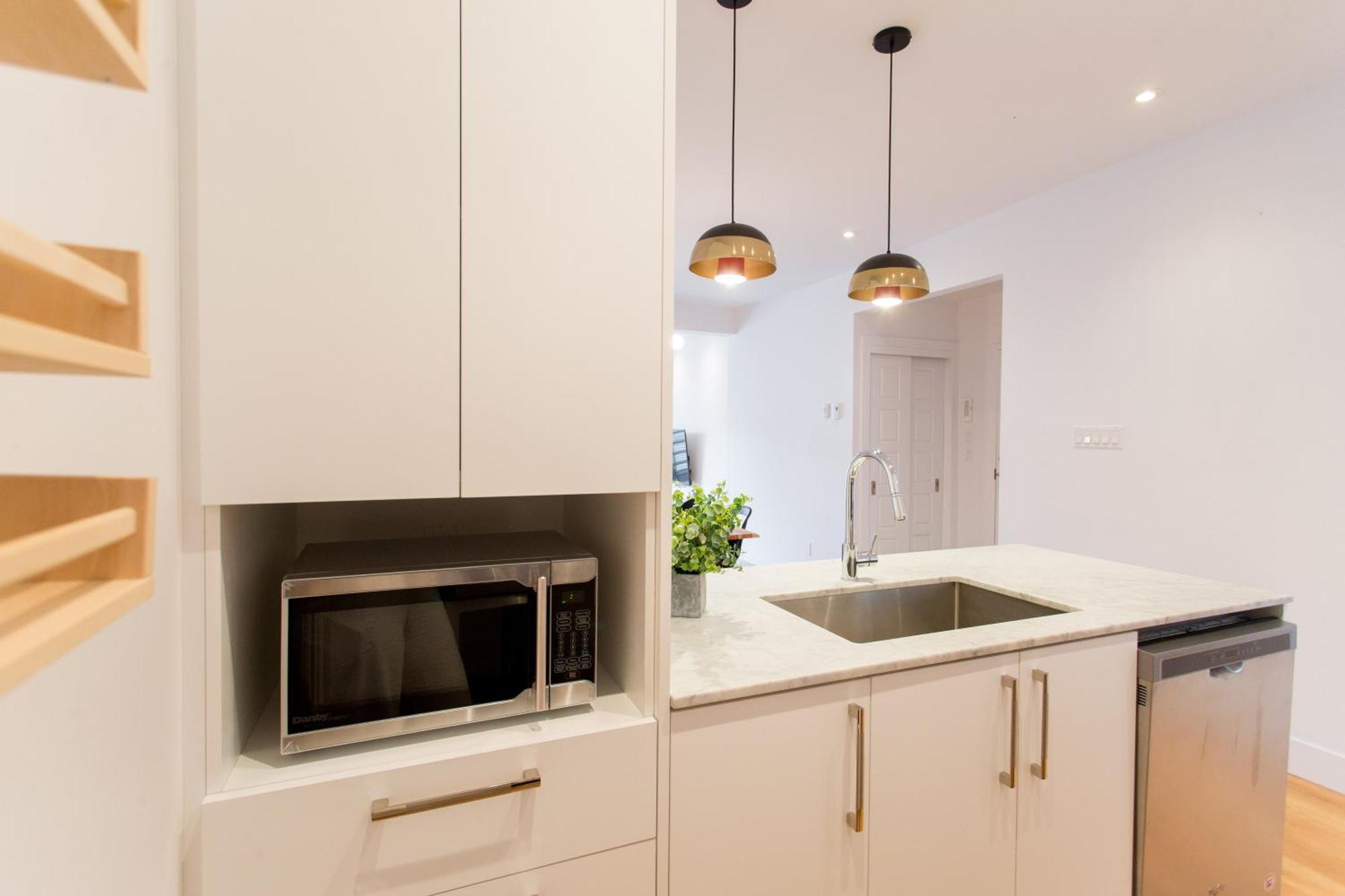 Hip, Stylish Apartment In Little Italy By Den Stays A モントリオール 部屋 写真