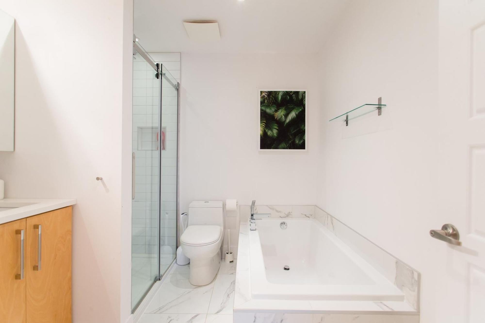Hip, Stylish Apartment In Little Italy By Den Stays A モントリオール 部屋 写真