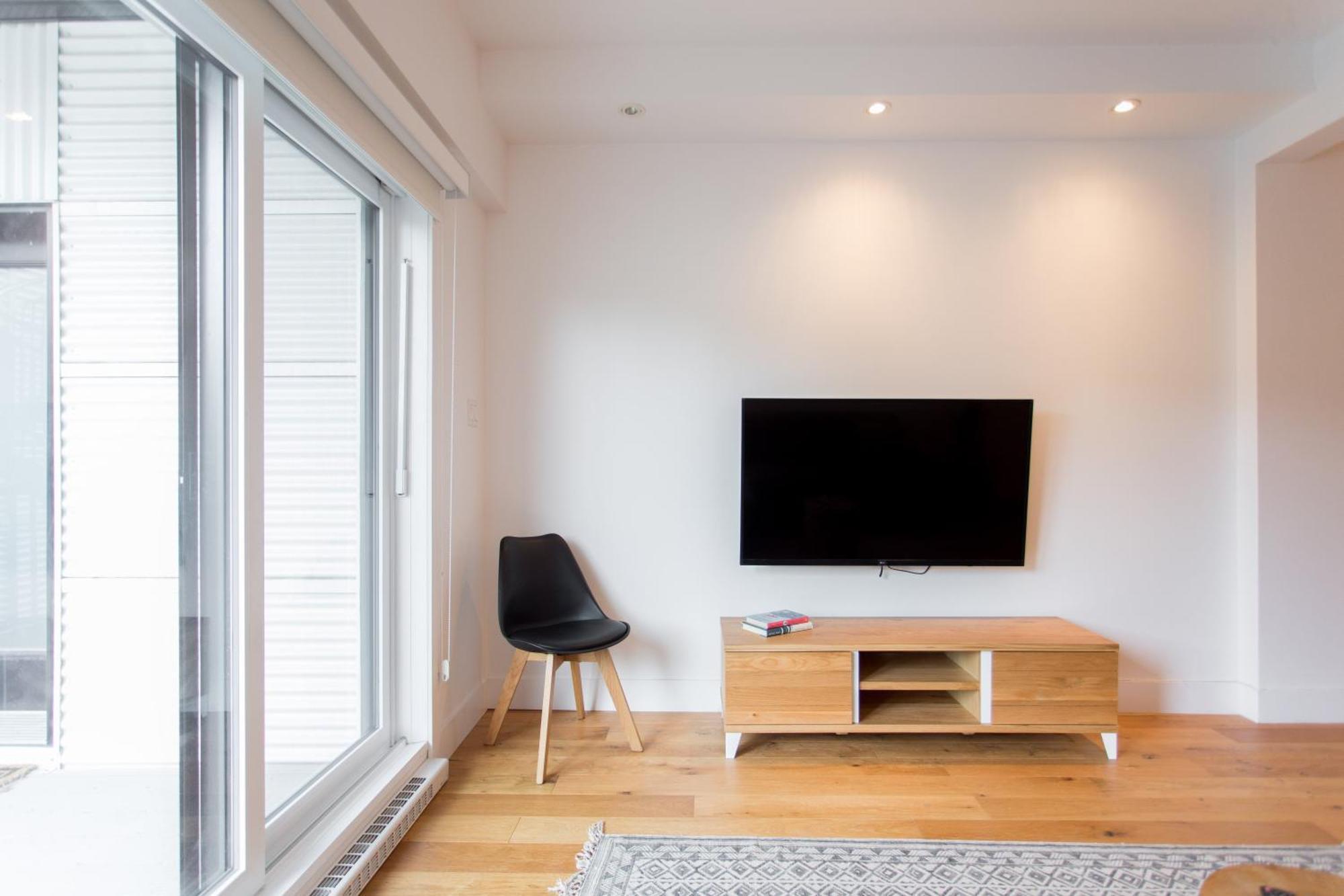 Hip, Stylish Apartment In Little Italy By Den Stays A モントリオール 部屋 写真