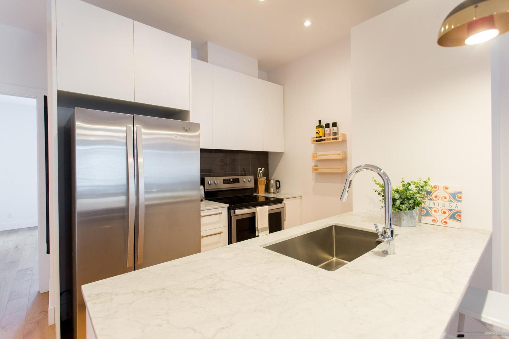 Hip, Stylish Apartment In Little Italy By Den Stays A モントリオール 部屋 写真